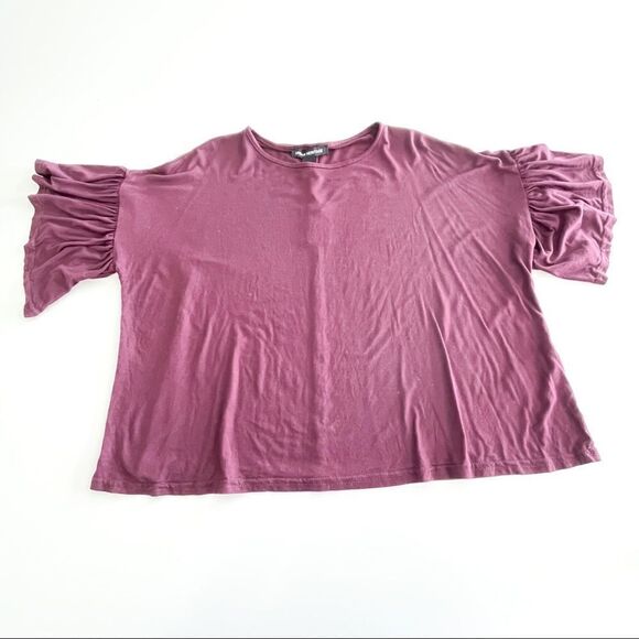 Urban Heritage // flutter short sleeve top // Size Medium // NWT - Picture 1 of 7